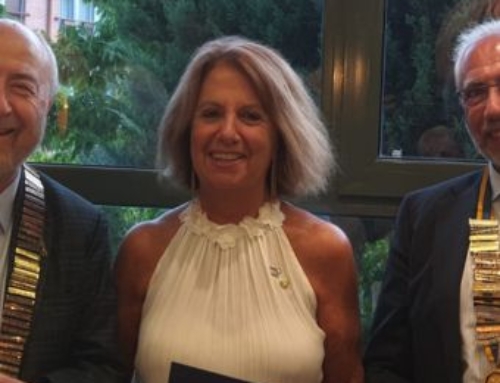 Ana Parra recibe la distinción Paul Harris en reconocimiento a su trayectoria rotaria